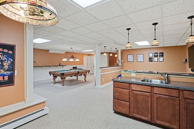 2 Highview Cir, Wilbraham, MA 01095