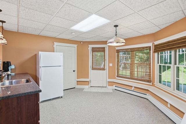 2 Highview Cir, Wilbraham, MA 01095