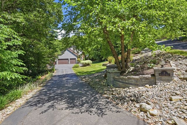 2 Highview Cir, Wilbraham, MA 01095