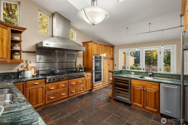 8413 SE 53rd Place, Mercer Island, WA 98040