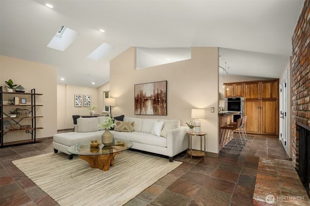 8413 SE 53rd Place, Mercer Island, WA 98040