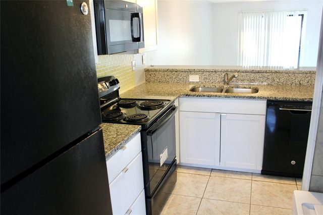 2321 TRINIDAD COURT, Kissimmee, FL 34741