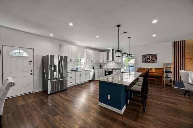 4677 E Livingston Avenue, Columbus, OH 43227