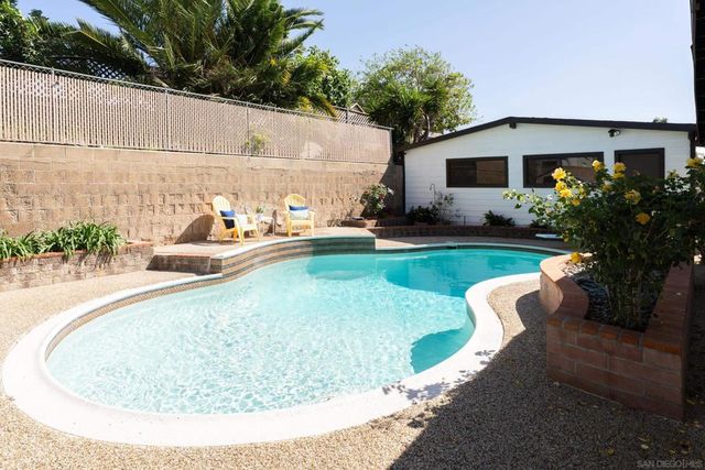 4549 Lyric Lane, San Diego, CA 92117