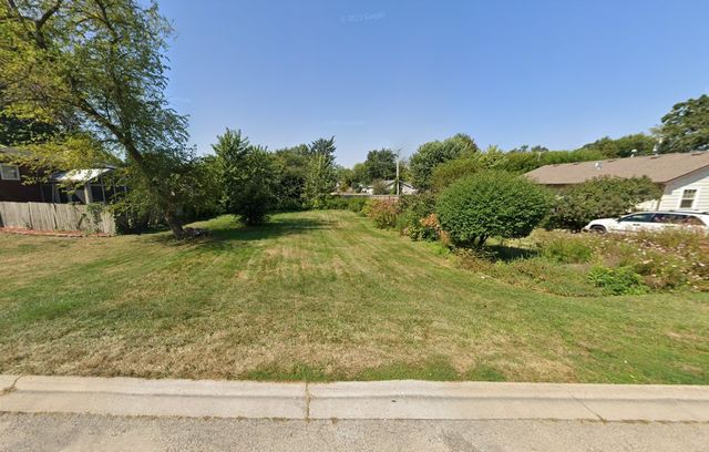 1316 N Oak Avenue, Round Lake Beach, IL 60073