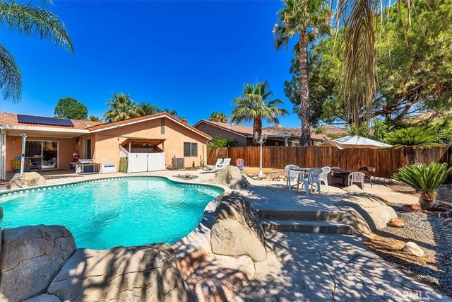 142 N Terra Cotta Road, Lake Elsinore, CA 92530