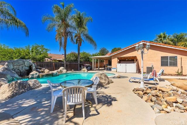 142 N Terra Cotta Road, Lake Elsinore, CA 92530