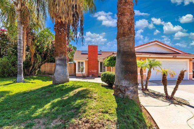 142 N Terra Cotta Road, Lake Elsinore, CA 92530