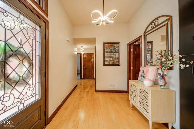10 Stratford Way, Danville, IN 46122