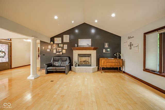 10 Stratford Way, Danville, IN 46122