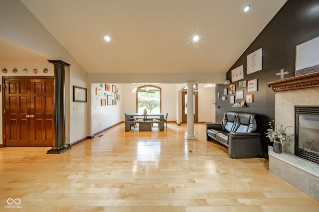 10 Stratford Way, Danville, IN 46122