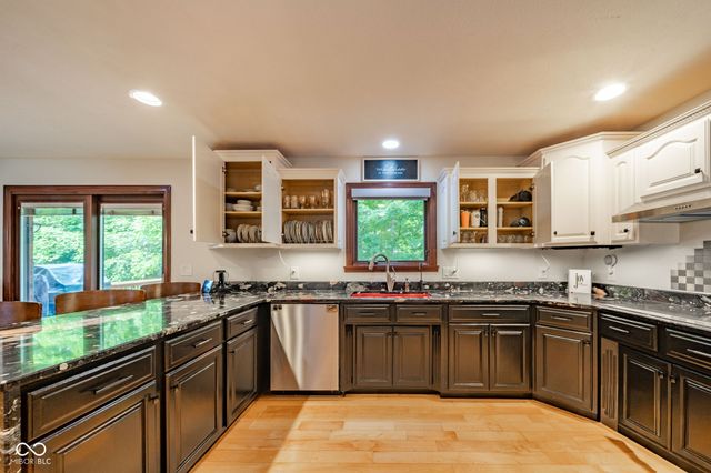 10 Stratford Way, Danville, IN 46122