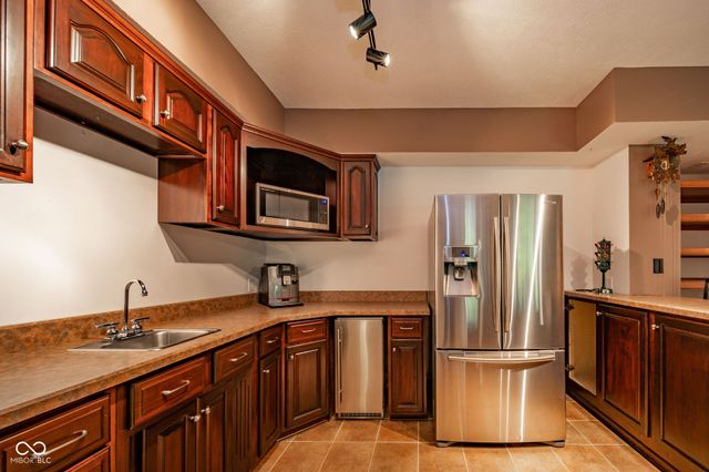 10 Stratford Way, Danville, IN 46122