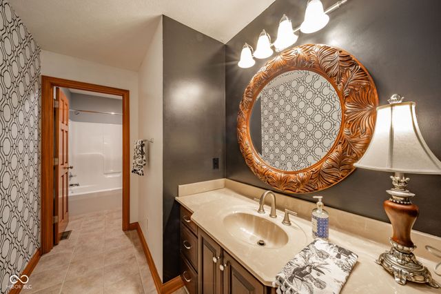 10 Stratford Way, Danville, IN 46122