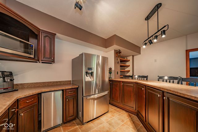 10 Stratford Way, Danville, IN 46122