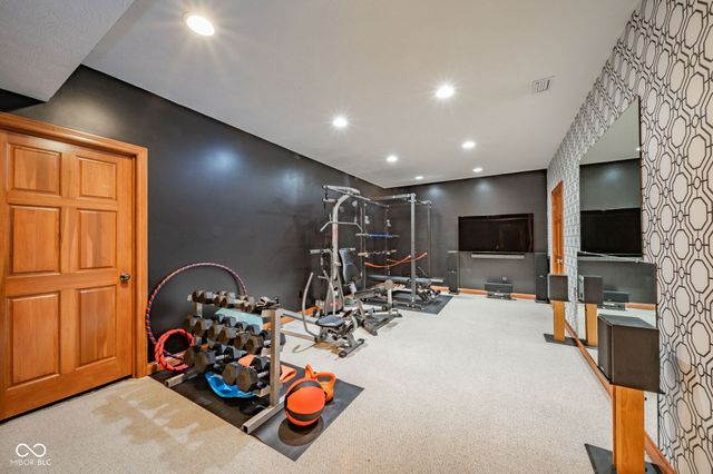 10 Stratford Way, Danville, IN 46122