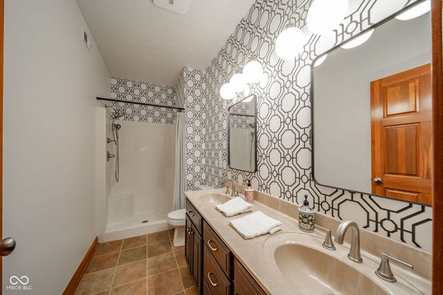 10 Stratford Way, Danville, IN 46122