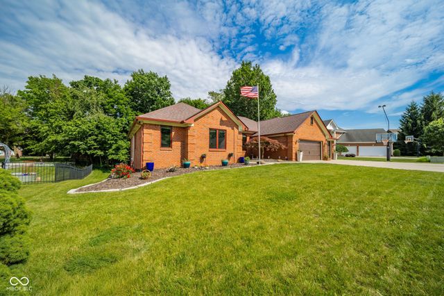 10 Stratford Way, Danville, IN 46122