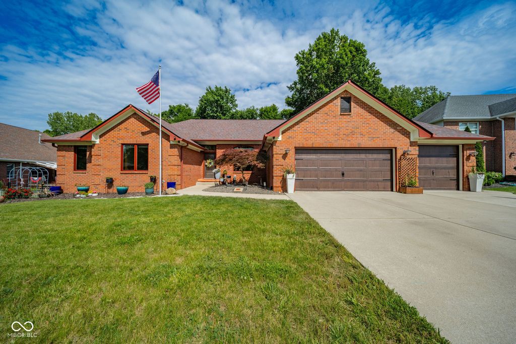 10 Stratford Way, Danville, IN 46122