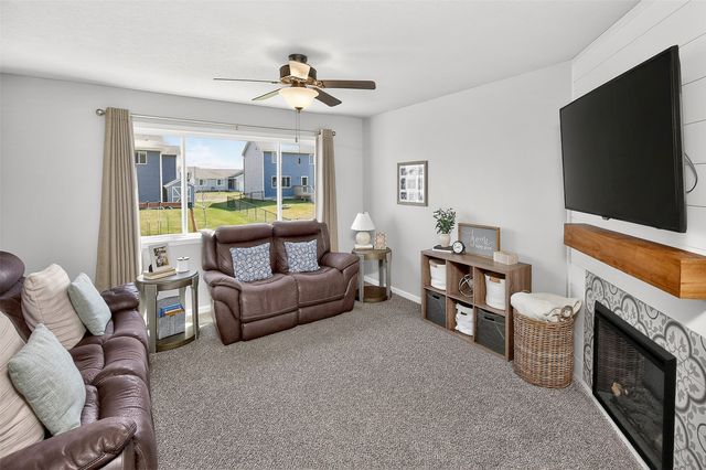 117 NE Cedar Lane, Elkhart, IA 50073