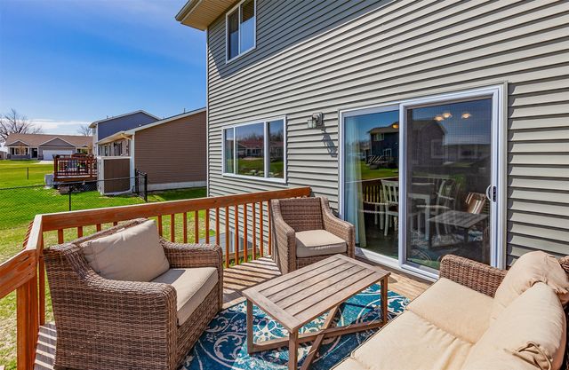 117 NE Cedar Lane, Elkhart, IA 50073