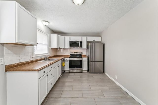 306 E 165th Street, Belton, MO 64012