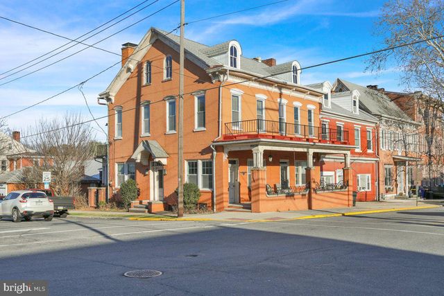 161 W HIGH ST, Womelsdorf, PA 19567