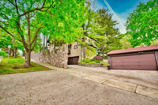 104 N Julian Street, Naperville, IL 60540