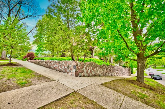 104 N Julian Street, Naperville, IL 60540