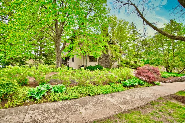 104 N Julian Street, Naperville, IL 60540