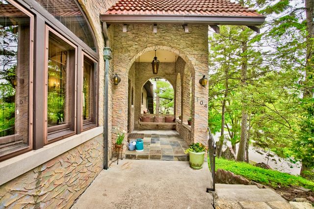 104 N Julian Street, Naperville, IL 60540
