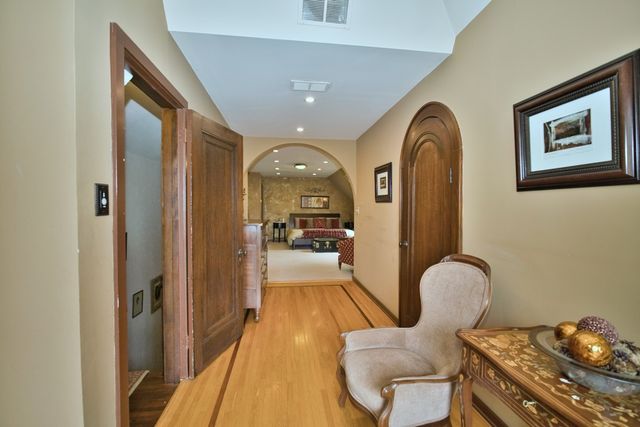 104 N Julian Street, Naperville, IL 60540