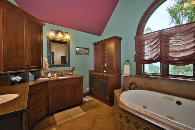 104 N Julian Street, Naperville, IL 60540