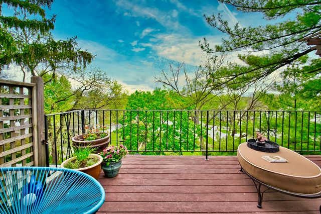 104 N Julian Street, Naperville, IL 60540