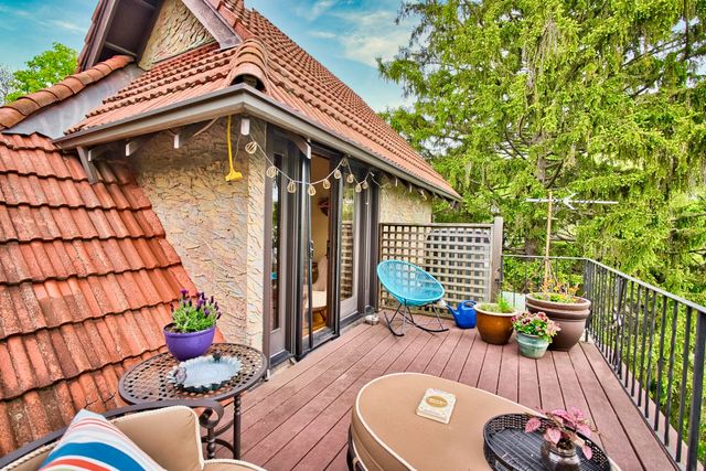 104 N Julian Street, Naperville, IL 60540