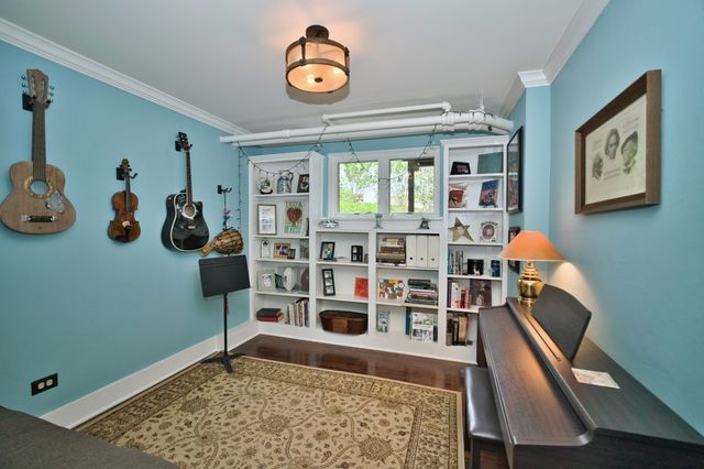 104 N Julian Street, Naperville, IL 60540
