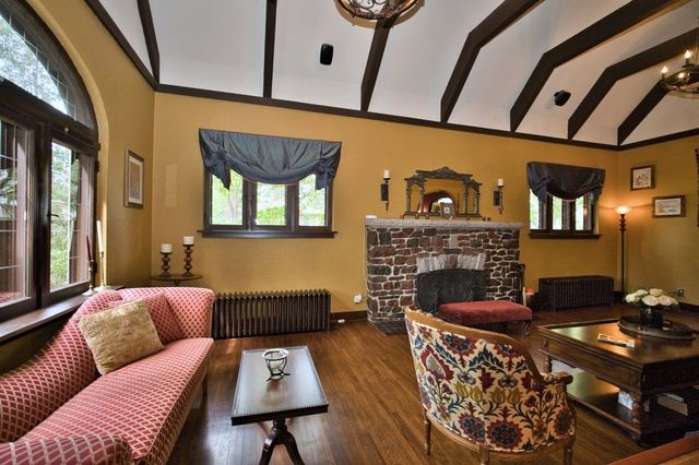 104 N Julian Street, Naperville, IL 60540