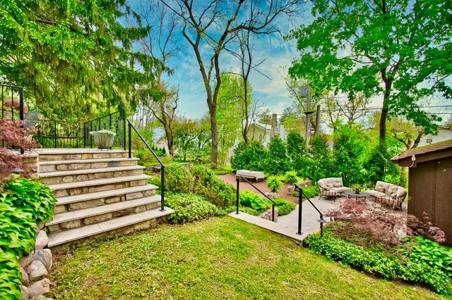 104 N Julian Street, Naperville, IL 60540