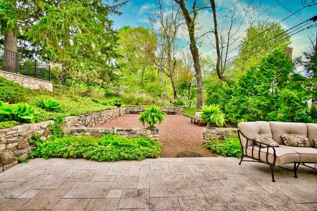 104 N Julian Street, Naperville, IL 60540