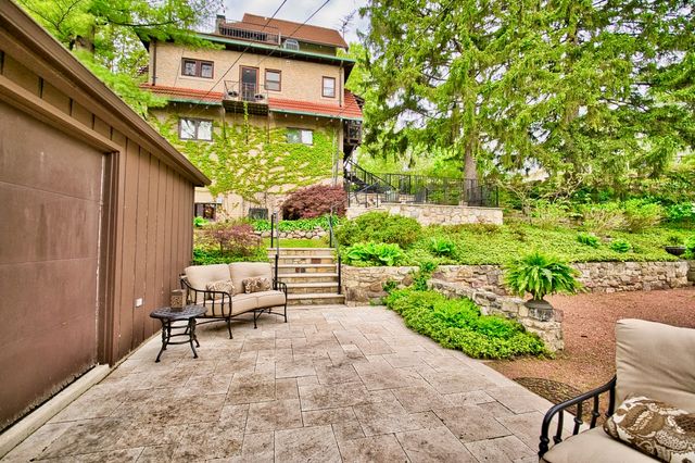 104 N Julian Street, Naperville, IL 60540