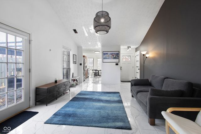 6614 Discovery Drive S, Indianapolis, IN 46250