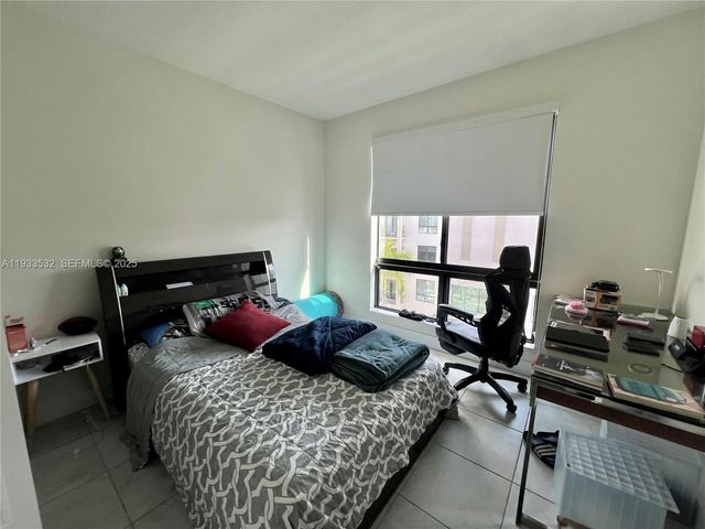 8301 NW 41st St B-405, Doral, FL 33166