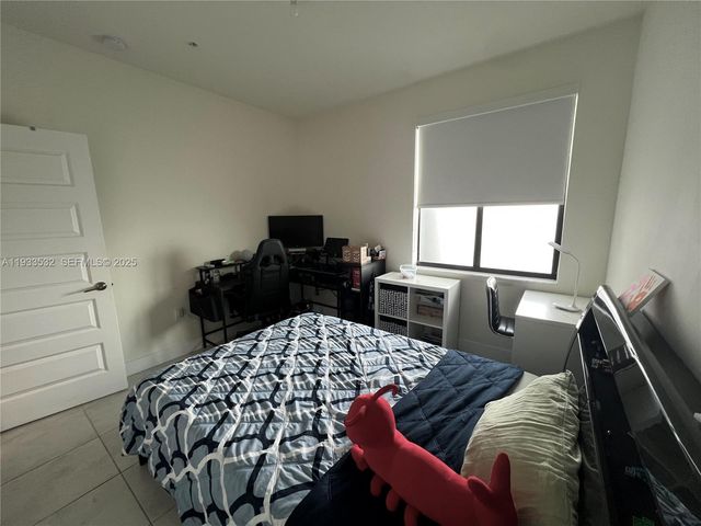 8301 NW 41st St B-405, Doral, FL 33166