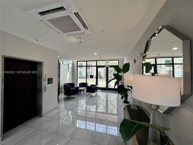 8301 NW 41st St B-405, Doral, FL 33166