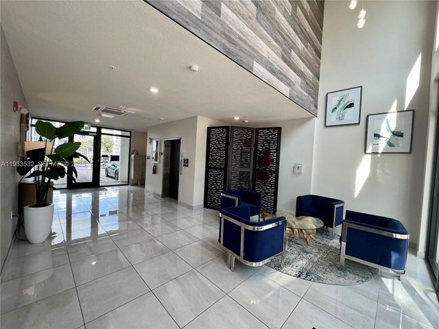 8301 NW 41st St B-405, Doral, FL 33166