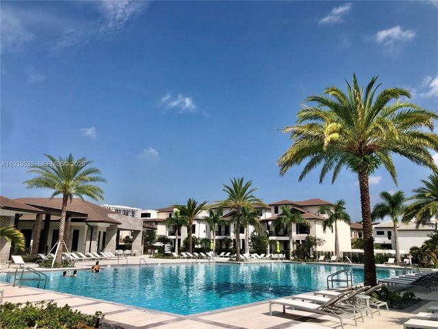 8301 NW 41st St B-405, Doral, FL 33166