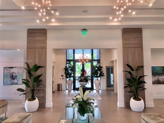 8301 NW 41st St B-405, Doral, FL 33166