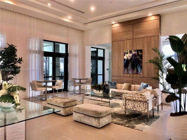 8301 NW 41st St B-405, Doral, FL 33166