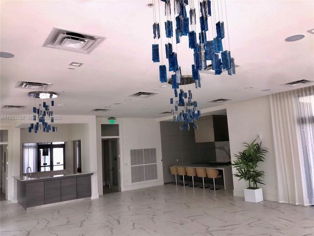 8301 NW 41st St B-405, Doral, FL 33166