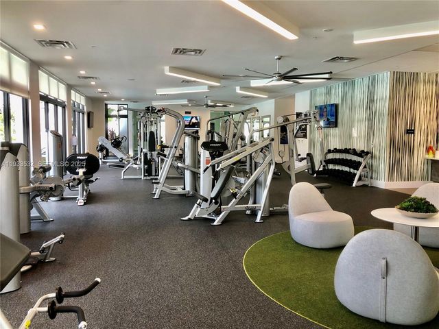 8301 NW 41st St B-405, Doral, FL 33166